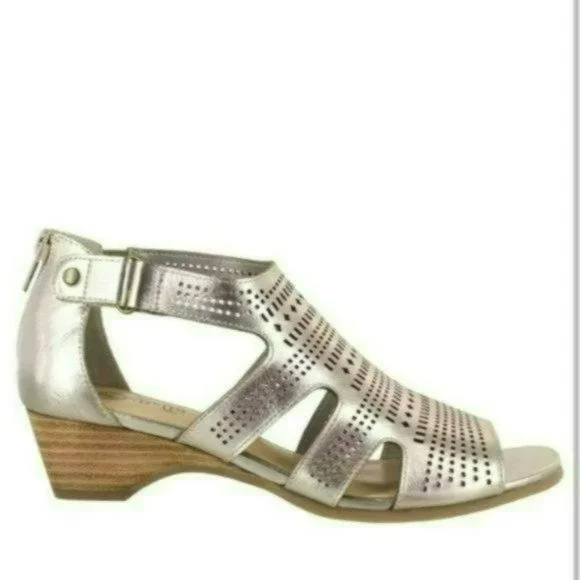 Bella Vita Quinby Chop Out Wedge Sandals-8 - Picture 5 of 8